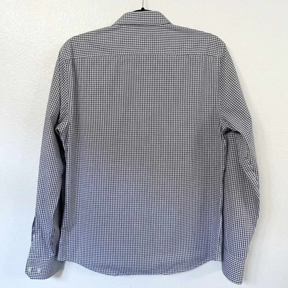 Banana Republic - Men’s Slim Untucked Fit Button Down Dress Shirt | Size Medium